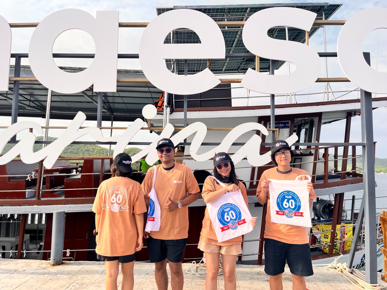 PADI Dive Against Debris × SeaPass — ทีมถนัดดำที่ท่าเรือแสมสาร