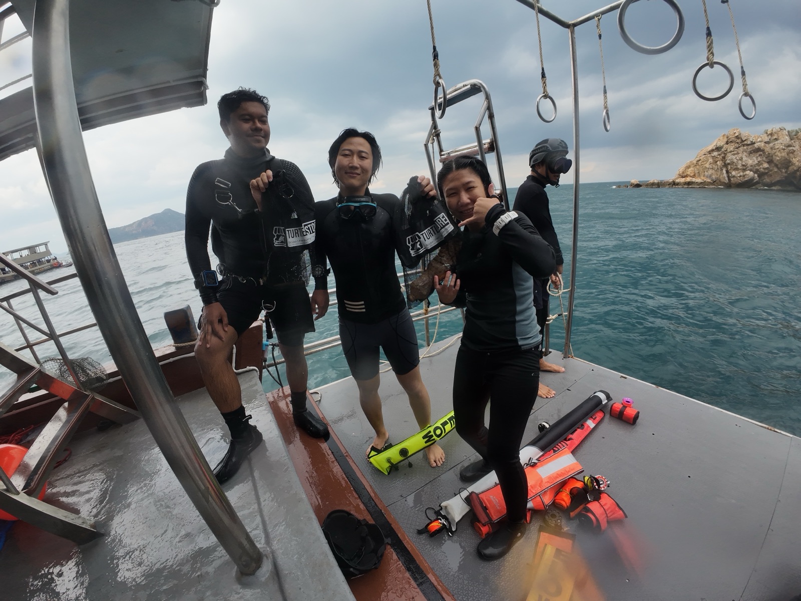 PADI Dive Against Debris × SeaPass — บนเรือหลังจบไดฟ์